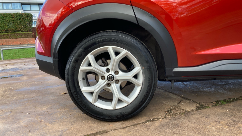 Nissan Juke 1.0 DiG-T 114 N-Connecta 5dr Petrol Hatchback